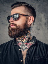 Load image into Gallery viewer, Well groomed bearded man with beard oil in his beard. Man with healthy beard growth.