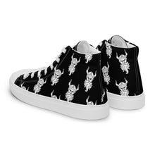 Load image into Gallery viewer, Women&#39;s shoes displayed on an angle

